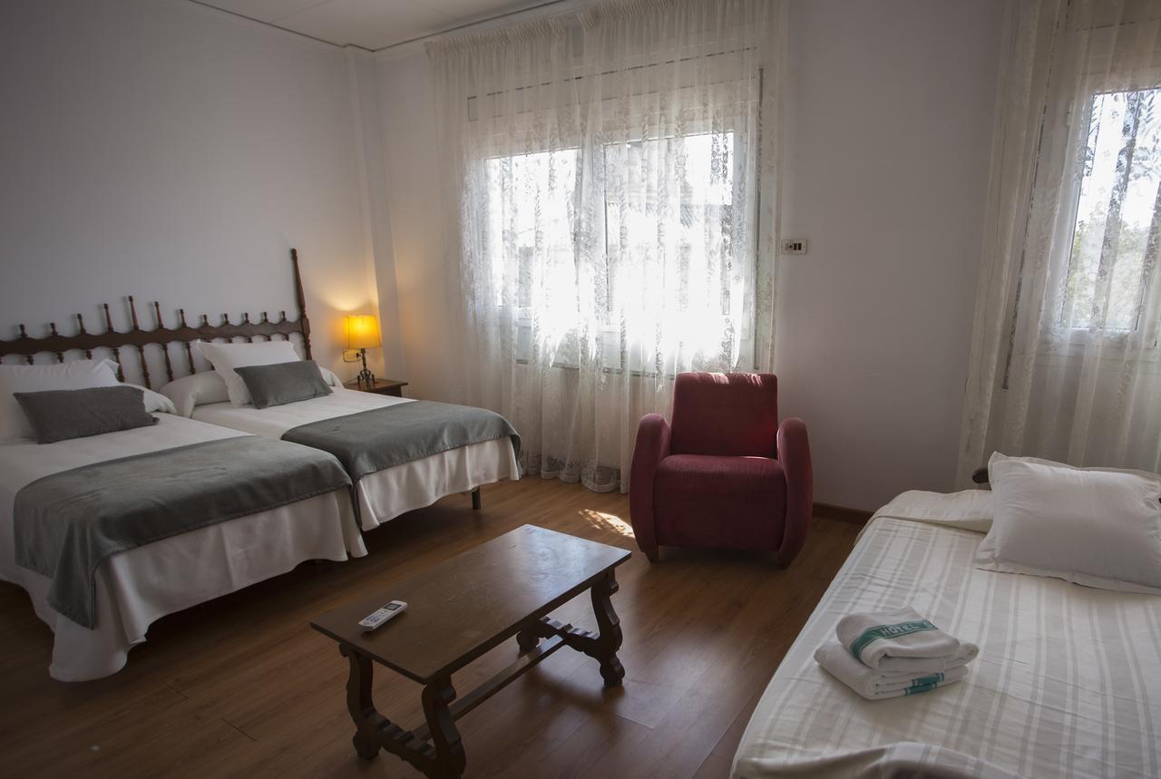 Hotel Segle XX Tremp Buitenkant foto