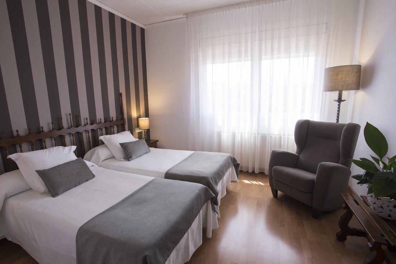 Hotel Segle XX Tremp Buitenkant foto