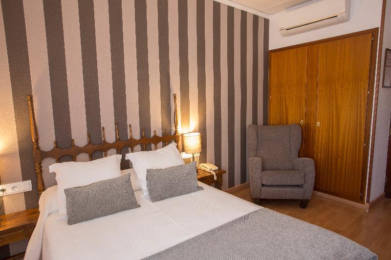 Hotel Segle XX Tremp Buitenkant foto